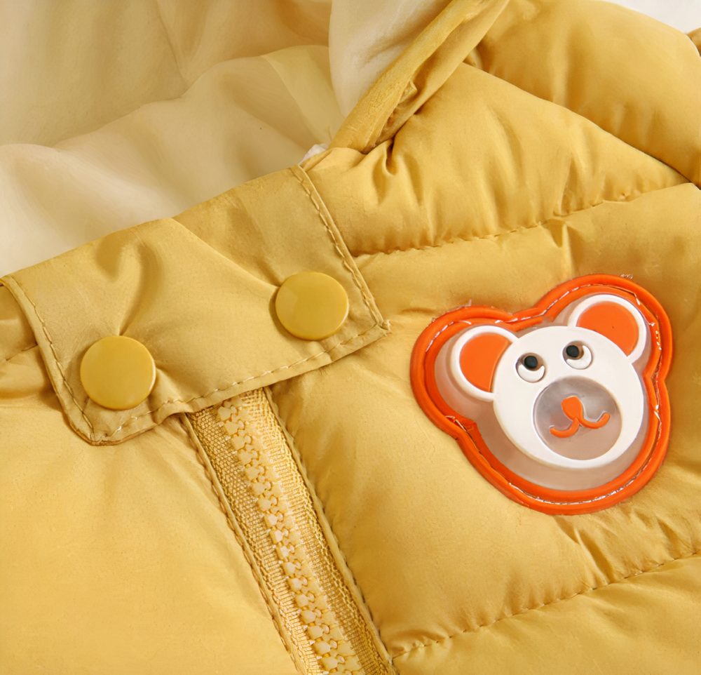 Doudoune à capuche jaune moutarde pour enfant logo ourson doudoune a capuche jaune moutarde pour enfant logo ourson 1