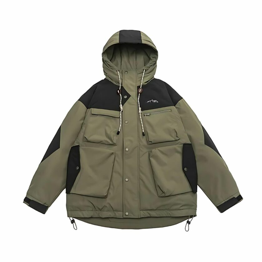 Doudoune d'alpinisme pour homme en version kaki sur fond blanc.